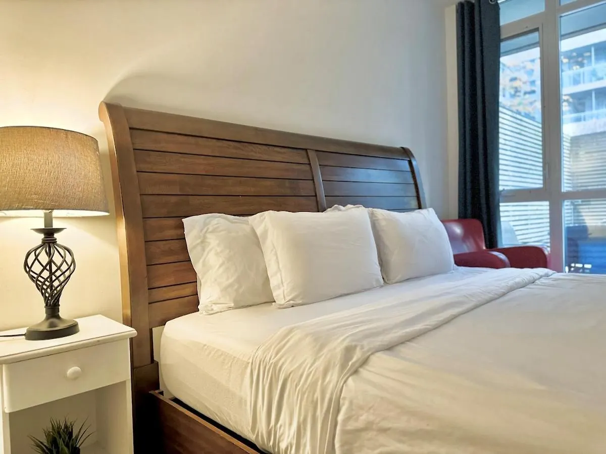 Kingbed & Bunkbed & Terrace Apartment Toronto