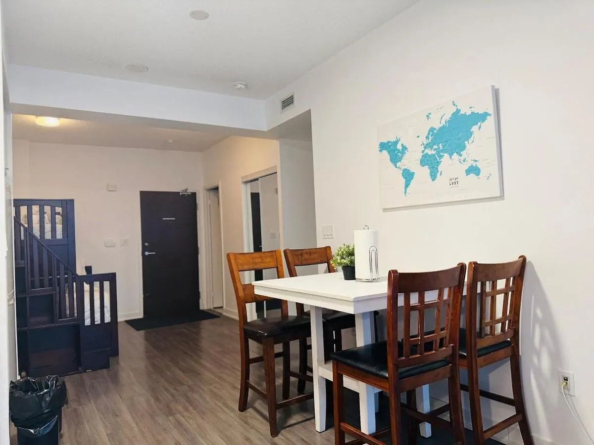 Kingbed & Bunkbed & Terrace Apartment Toronto Canada