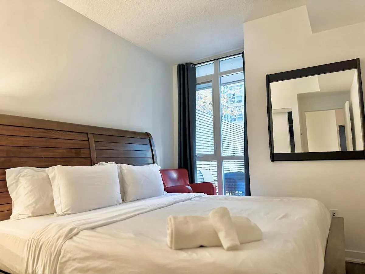 Kingbed & Bunkbed & Terrace Apartment Toronto