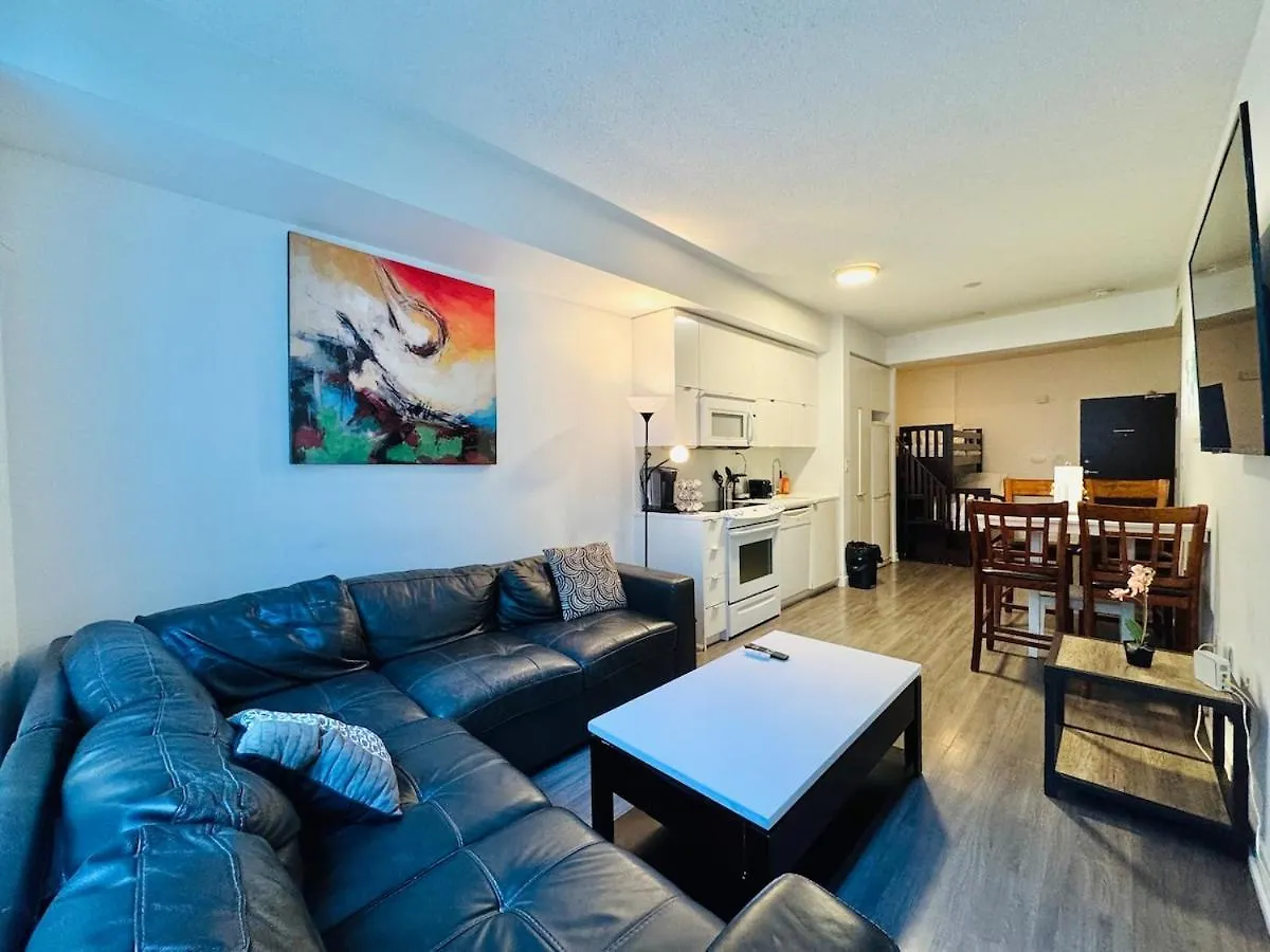 Kingbed & Bunkbed & Terrace Apartment Toronto Canada
