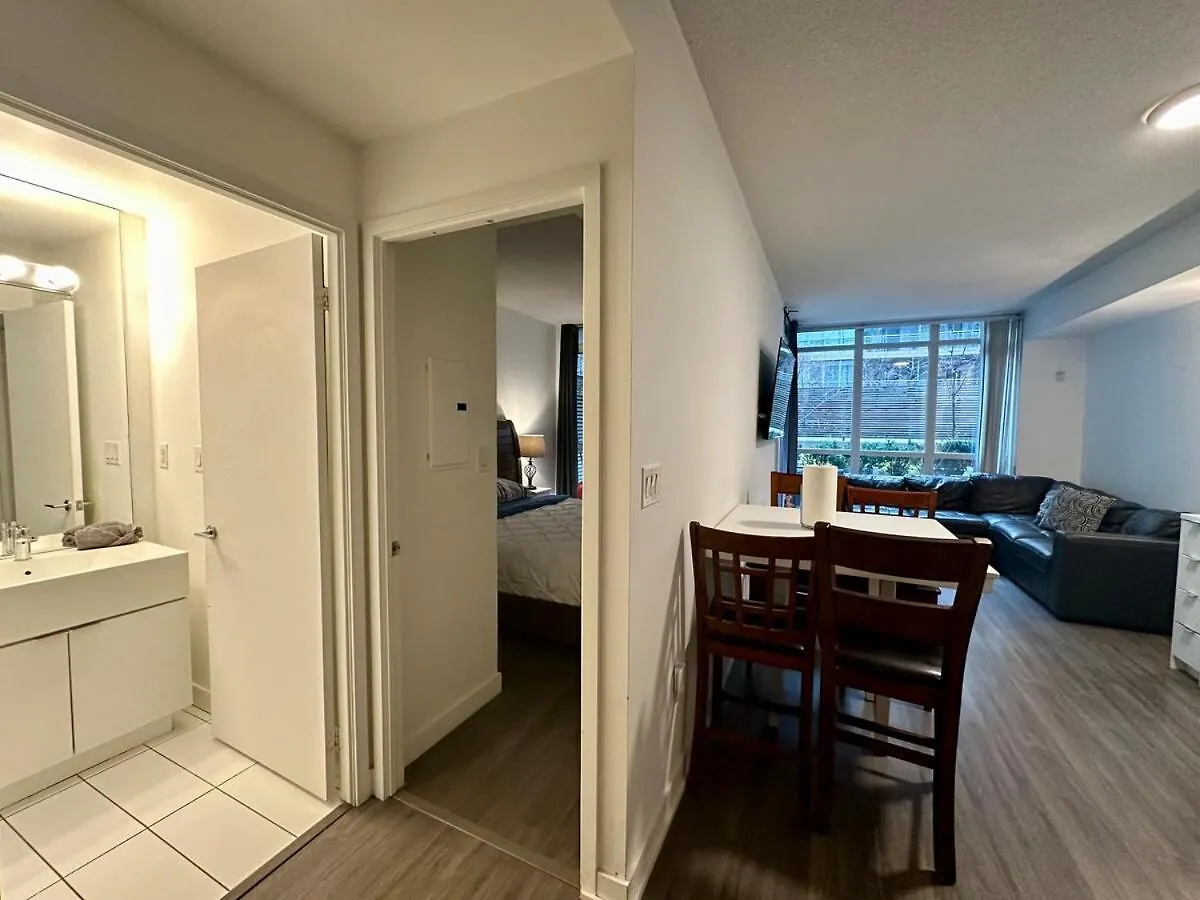 Kingbed & Bunkbed & Terrace Apartment Toronto 0*,