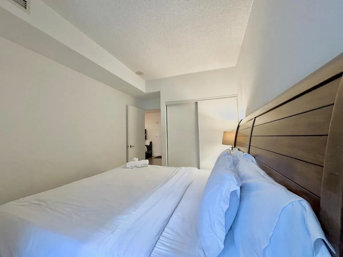 Kingbed & Bunkbed & Terrace Apartment Toronto