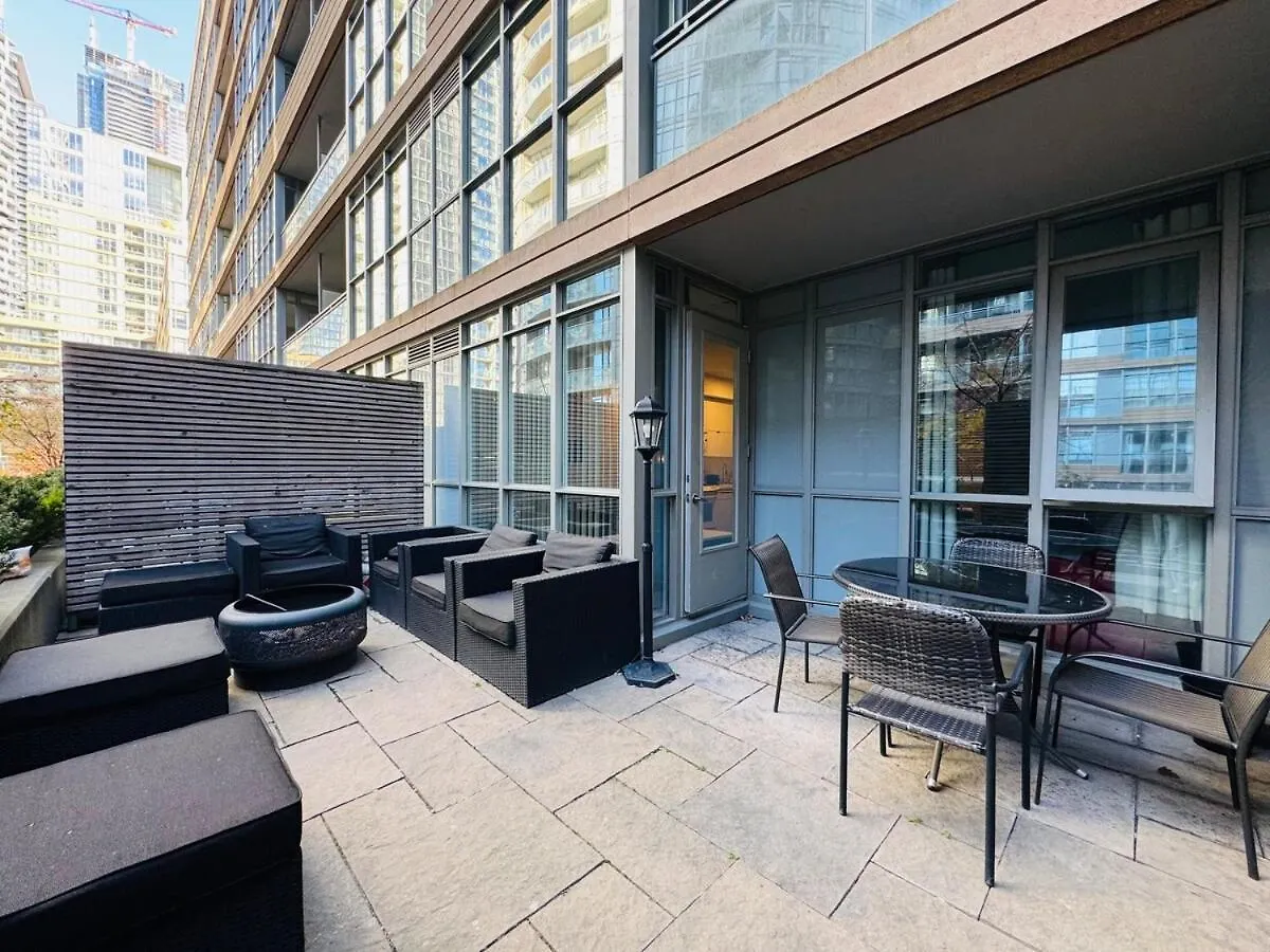 Kingbed & Bunkbed & Terrace Apartment Toronto 0*,