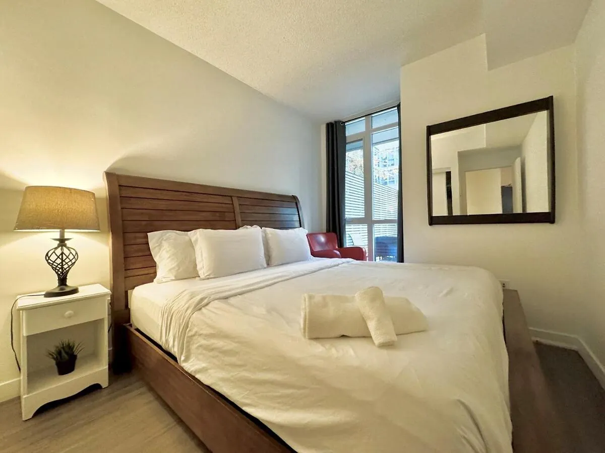 Kingbed & Bunkbed & Terrace Apartment Toronto