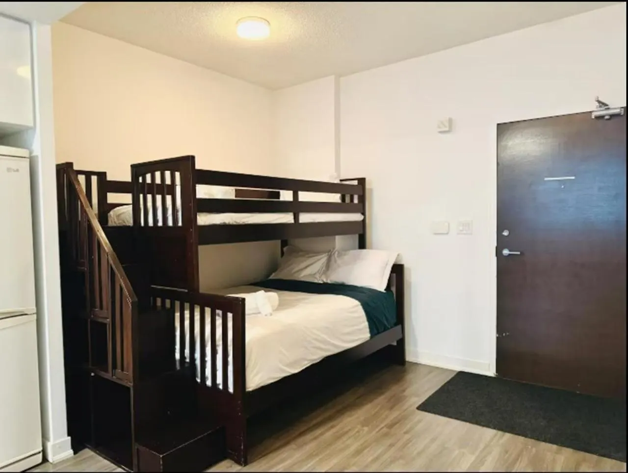 Kingbed & Bunkbed & Terrace Apartment Toronto