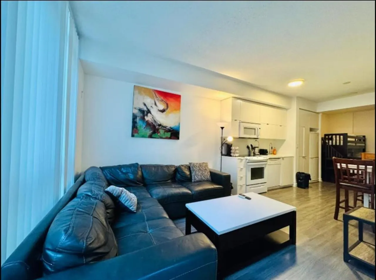 Kingbed & Bunkbed & Terrace Apartment Toronto