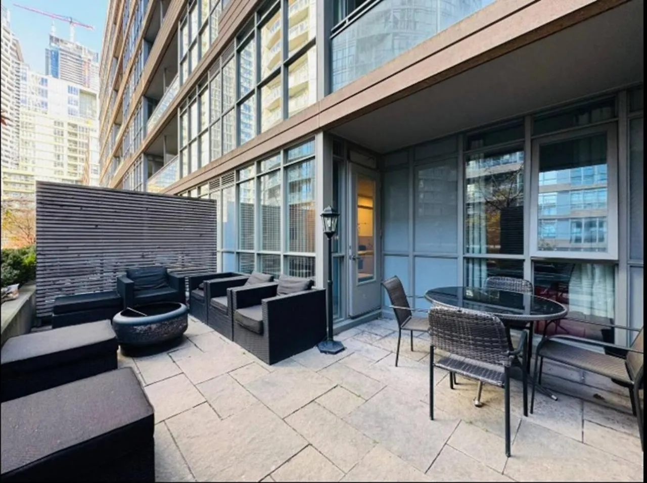 Kingbed & Bunkbed & Terrace Apartment Toronto 0*,  Canada