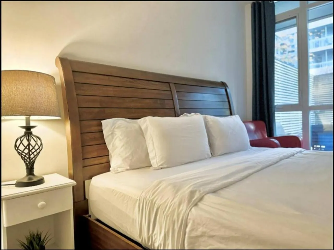 Kingbed & Bunkbed & Terrace Apartment Toronto
