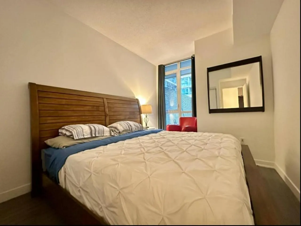 Kingbed & Bunkbed & Terrace Apartment Toronto 0*,  Canada