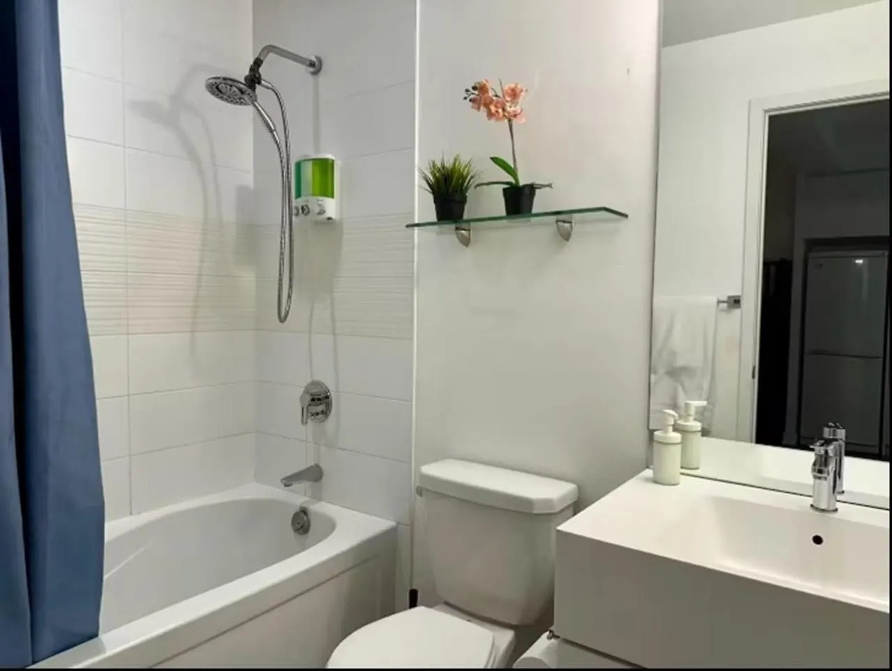 Kingbed & Bunkbed & Terrace Apartment Toronto