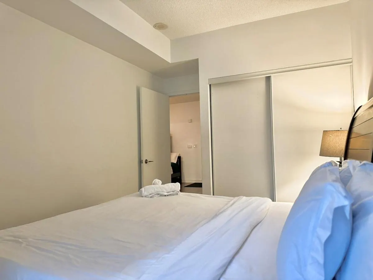 Kingbed & Bunkbed & Terrace Apartment Toronto