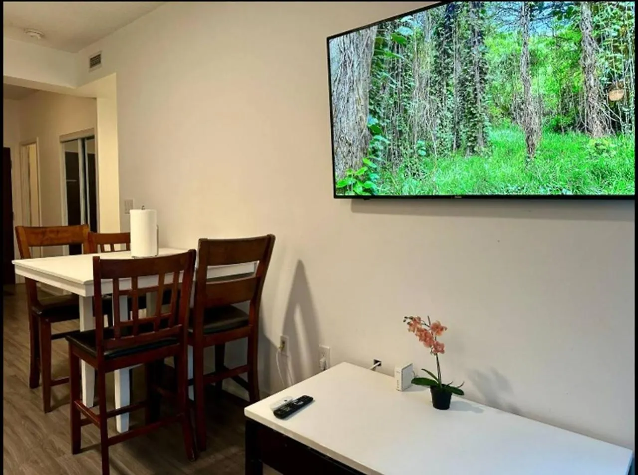 Kingbed & Bunkbed & Terrace Apartment Toronto